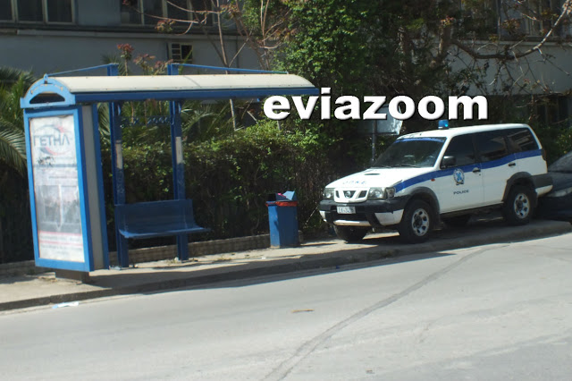 Χαλκίδα: Η γαϊδουριά δεν έχει όρια! Τζιπ της αστυνομίας πάρκαρε πάνω σε πεζοδρόμιο, σχεδόν μέσα στη στάση λεωφορείου! (ΦΩΤΟ) - Φωτογραφία 1