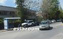 Χαλκίδα: Η γαϊδουριά δεν έχει όρια! Τζιπ της αστυνομίας πάρκαρε πάνω σε πεζοδρόμιο, σχεδόν μέσα στη στάση λεωφορείου! (ΦΩΤΟ) - Φωτογραφία 2