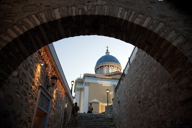 Βόλτα στην ιστορία, με έναν περίπατο στην Ερμούπολη της Σύρου - Φωτογραφία 3