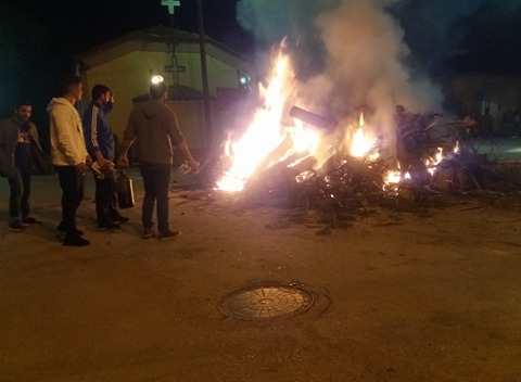 Tο έθιμο των Αγραπνιών αναβίωσε στη ΒΟΝΙΤΣΑ (ΦΩΤΟ-ΒΙΝΤΕΟ) - Φωτογραφία 4