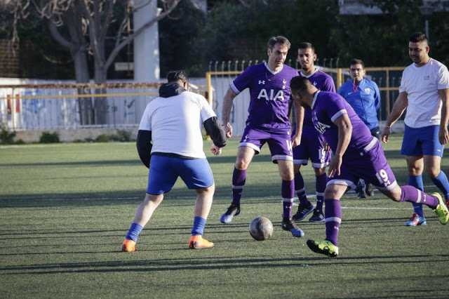 Τρέχα Μαρίκα να τον δεις: O Κυριάκος Μητσοτάκης έπαιξε ματσάρα με ομάδα Ρομά - Φωτογραφία 5