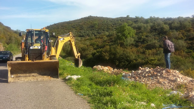 Καθαρίζει η ΧΡΥΣΟΒΙΤΣΑ Ξηρομέρου από τα σκουπίδια (ΦΩΤΟ) - Φωτογραφία 10