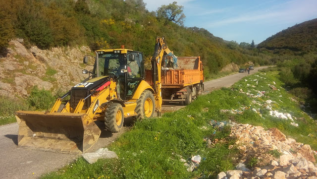 Καθαρίζει η ΧΡΥΣΟΒΙΤΣΑ Ξηρομέρου από τα σκουπίδια (ΦΩΤΟ) - Φωτογραφία 11