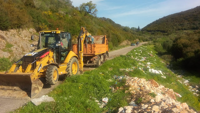 Καθαρίζει η ΧΡΥΣΟΒΙΤΣΑ Ξηρομέρου από τα σκουπίδια (ΦΩΤΟ) - Φωτογραφία 3