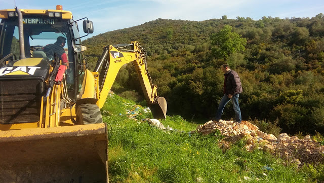 Καθαρίζει η ΧΡΥΣΟΒΙΤΣΑ Ξηρομέρου από τα σκουπίδια (ΦΩΤΟ) - Φωτογραφία 7