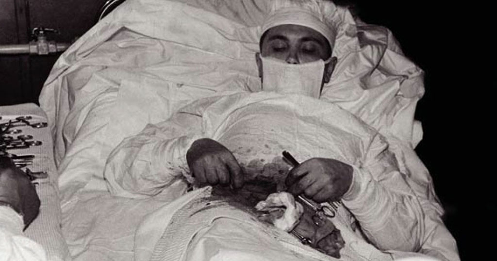 Μπράβο για τη δύναμη της ψυχής σου: Ο σοβιετικός γιατρός που αναγκάστηκε να χειρουργήσει μόνος του τον εαυτό του [photos+video] - Φωτογραφία 1