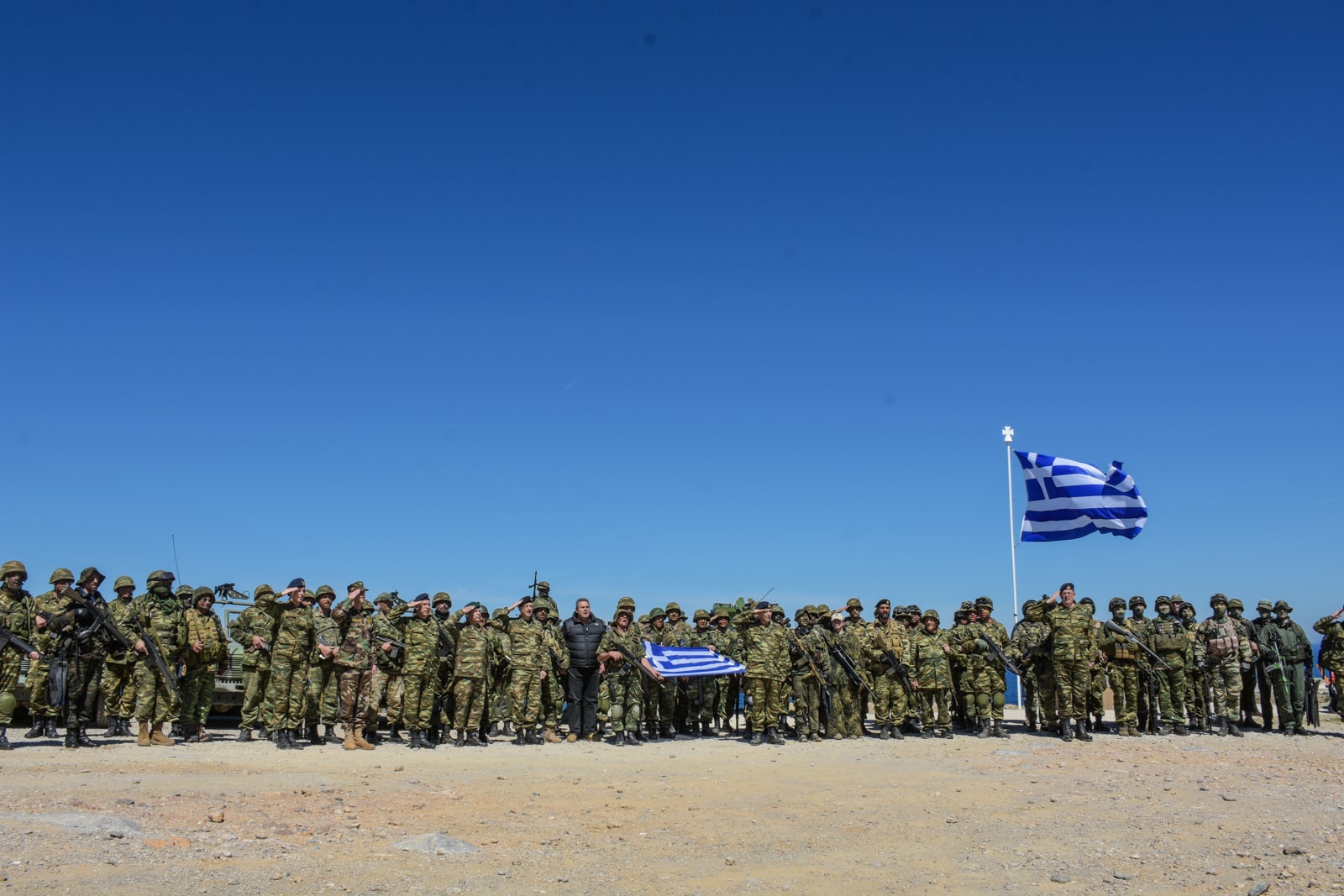 Nυν υπέρ πάντων ο αγών: Αλλάζει όλος ο αμυντικός σχεδιασμός της χώρας – Βίντεο από την εμπλοκή στην οριογραμμή Χίου – Τσεσμέ - Φωτογραφία 4