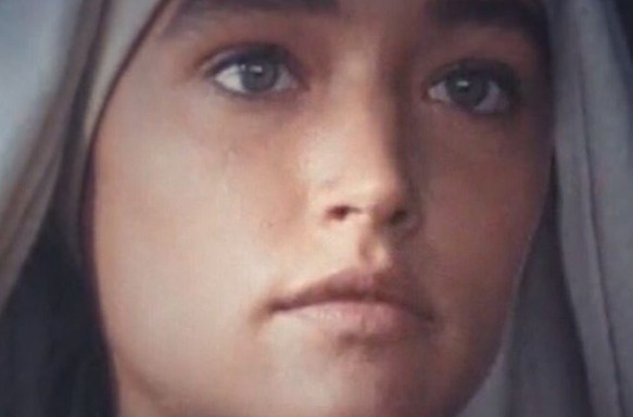 Η ηθοποιός που έπαιξε την Παναγία στον «Ιησού από τη Ναζαρέτ», είχε παίξει σε βίντεοκλιπ του Μάικλ Τζάκσον - Δείτε τη... [video] - Φωτογραφία 1