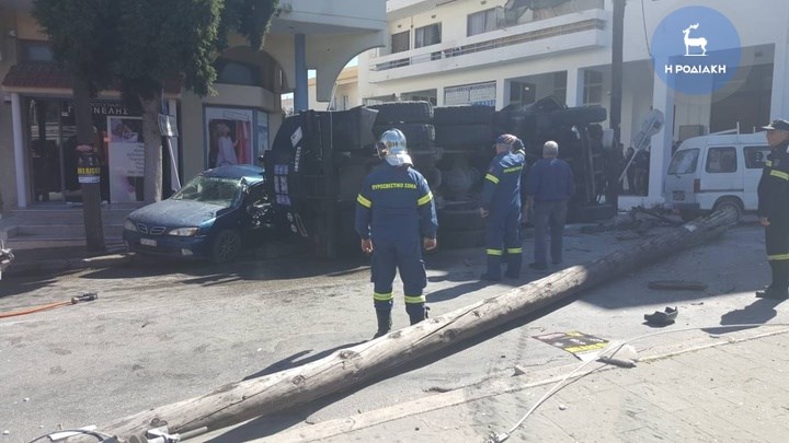 Σοβαρό τροχαίο με βυτιοφόρο του Πολεμικού Ναυτικού- ΦΩΤΟ - Φωτογραφία 10