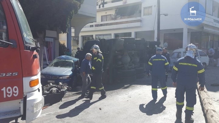 Σοβαρό τροχαίο με βυτιοφόρο του Πολεμικού Ναυτικού- ΦΩΤΟ - Φωτογραφία 5