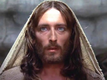 «Ο Ιησούς από τη Ναζαρέτ»: Το τρικ του σκηνοθέτη με το βλέμμα του Πάουελ που δεν παρατήρησε κανείς [photos] - Φωτογραφία 5