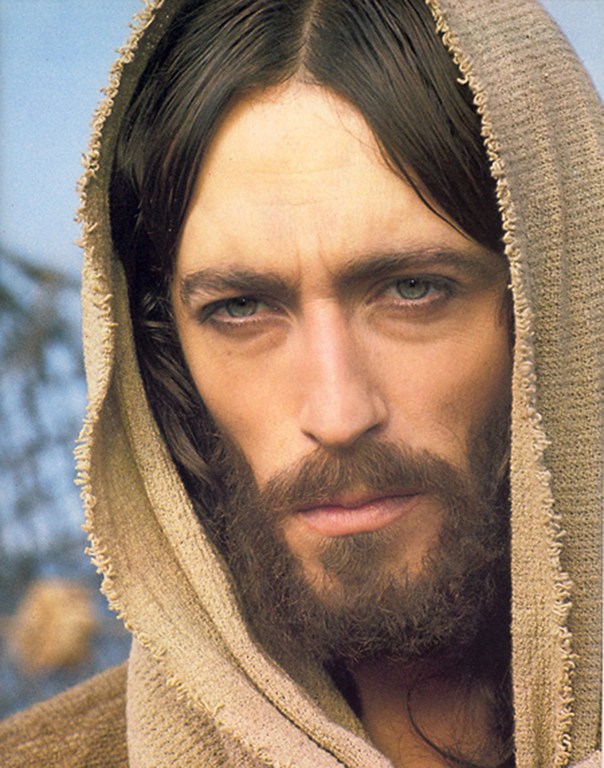 «O Ιησούς από τη Ναζαρέτ»: Τα δεινά που τράβηξε ο Robert Powell για να υποδυθεί τον Χριστό - Φωτογραφία 4