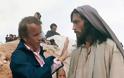 «O Ιησούς από τη Ναζαρέτ»: Τα δεινά που τράβηξε ο Robert Powell για να υποδυθεί τον Χριστό - Φωτογραφία 2