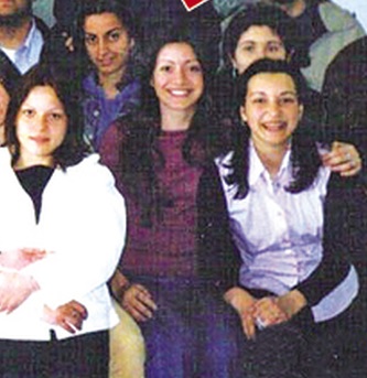 Δεν το πιστεύουν τα ματάκια μας: H Όλγα Φαρμάκη σε φωτογραφία πριν 17 χρόνια στο Λύκειο που πήγε σχολείο - Φωτογραφία 3