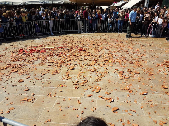 Αναβίωσε σήμερα στη Λευκάδα το πασχαλινό έθιμο «το κομμάτι» (φωτο-βιντεο: Vicky Pantazis) - Φωτογραφία 12