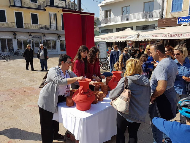 Αναβίωσε σήμερα στη Λευκάδα το πασχαλινό έθιμο «το κομμάτι» (φωτο-βιντεο: Vicky Pantazis) - Φωτογραφία 5