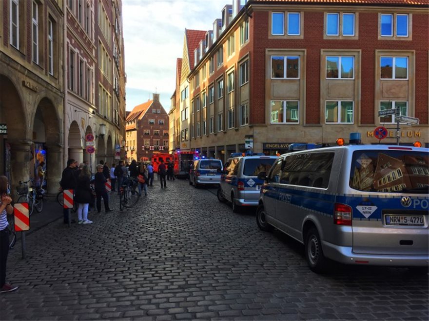 Γερμανία: Ημιφορτηγό έπεσε πάνω σε πλήθος - 4 νεκροί - Φωτογραφία 3