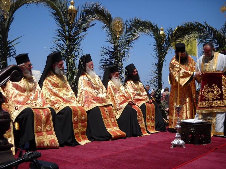 Έθιμα Ανάστασης-Από το Ρουκετοπόλεμο στη Χίο μέχρι τους Μπότηδες στην Κέρκυρα - Φωτογραφία 15