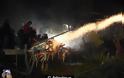Εγινε η νύχτα μέρα στη Χίο -Εντυπωσιακός ο ρουκετοπόλεμος [εικόνες & βίντεο] - Φωτογραφία 2