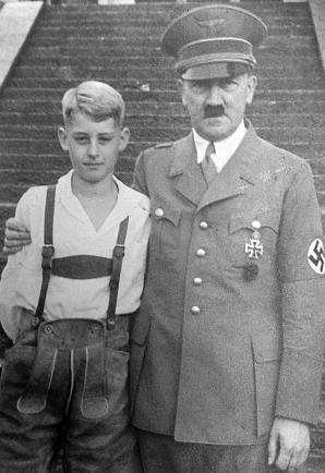 Αποκαλύφθηκε η «απαγορευμένη» φωτογραφία του Χίτλερ που είχε εξαφανιστεί από τους Ναζί (pics) - Φωτογραφία 2