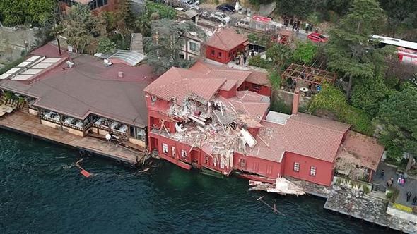 Η σοκαριστική στιγμή που το τάνκερ προσκρούσει πάνω στο οίκημα στον Βόσπορο [video - photos] - Φωτογραφία 5