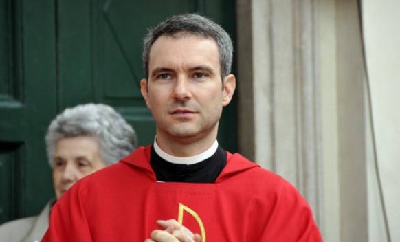Σάλος στο Βατικανό: Αυτός είναι ο επίσκοπος που συνελήφθη για παιδική πoρνογραφία - Φωτογραφία 2