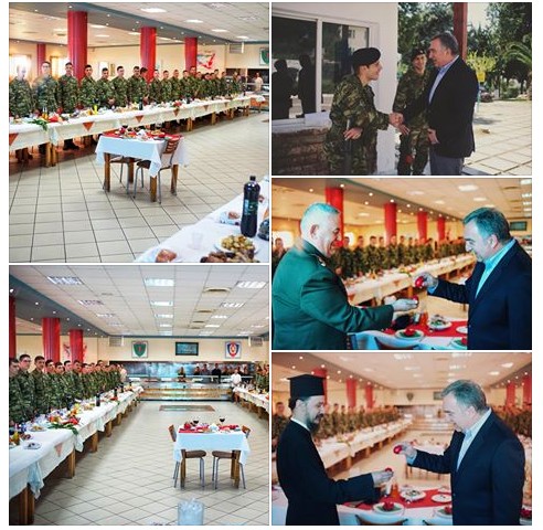 Μπράβο σας, έχετε μεγάλη ψυχή: Έστησαν πασχαλινό τραπέζι για τους δύο Έλληνες στρατιωτικούς στο ΚΕΥΠ Λαμίας - Φωτογραφία 3