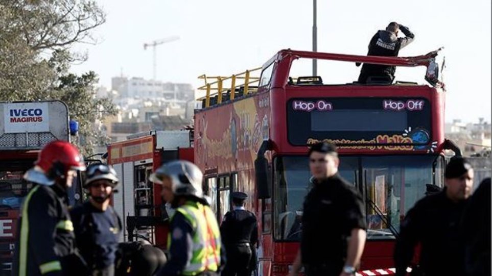 Μάλτα: Δύο νεκροί και 50 τραυματίες μετά από πρόσκρουση σε δέντρο - Φωτογραφία 1