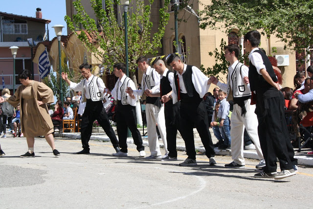 Με πολύ κόσμο η παραδοσιακή χορευτική παράσταση στην Πλατεία ΚΑΤΟΥΝΑΣ (ΦΩΤΟ: Παναγιώτης Τσούτσουρας) - Φωτογραφία 141