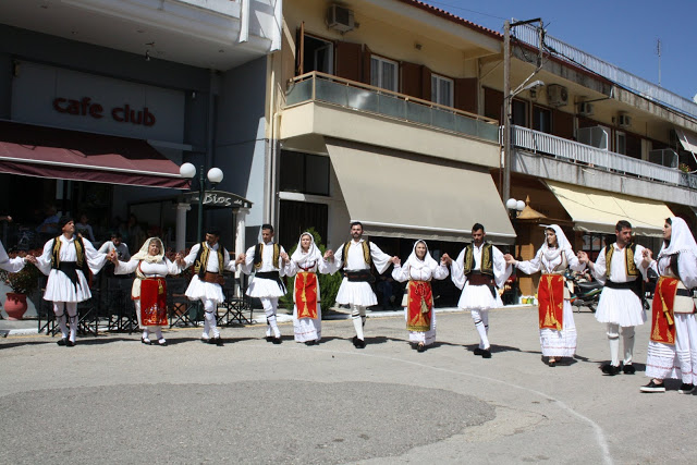 Με πολύ κόσμο η παραδοσιακή χορευτική παράσταση στην Πλατεία ΚΑΤΟΥΝΑΣ (ΦΩΤΟ: Παναγιώτης Τσούτσουρας) - Φωτογραφία 150