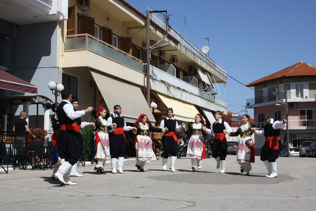 Με πολύ κόσμο η παραδοσιακή χορευτική παράσταση στην Πλατεία ΚΑΤΟΥΝΑΣ (ΦΩΤΟ: Παναγιώτης Τσούτσουρας) - Φωτογραφία 156