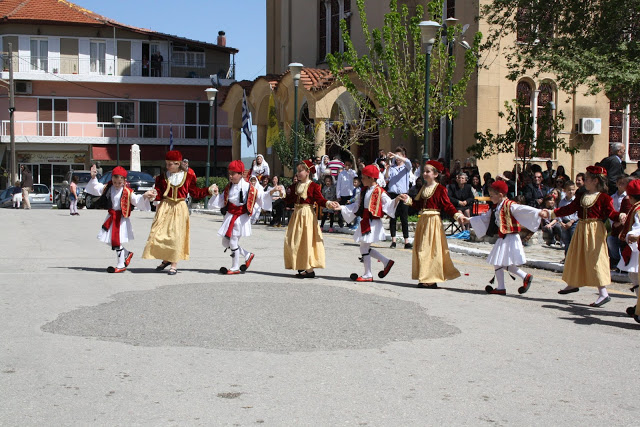 Με πολύ κόσμο η παραδοσιακή χορευτική παράσταση στην Πλατεία ΚΑΤΟΥΝΑΣ (ΦΩΤΟ: Παναγιώτης Τσούτσουρας) - Φωτογραφία 159