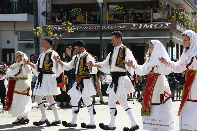 Με πολύ κόσμο η παραδοσιακή χορευτική παράσταση στην Πλατεία ΚΑΤΟΥΝΑΣ (ΦΩΤΟ: Παναγιώτης Τσούτσουρας) - Φωτογραφία 17