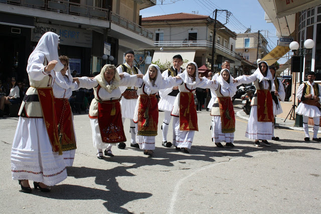 Με πολύ κόσμο η παραδοσιακή χορευτική παράσταση στην Πλατεία ΚΑΤΟΥΝΑΣ (ΦΩΤΟ: Παναγιώτης Τσούτσουρας) - Φωτογραφία 170