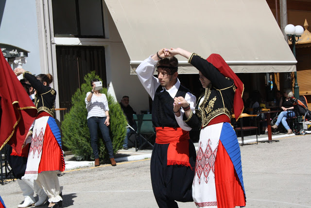Με πολύ κόσμο η παραδοσιακή χορευτική παράσταση στην Πλατεία ΚΑΤΟΥΝΑΣ (ΦΩΤΟ: Παναγιώτης Τσούτσουρας) - Φωτογραφία 171
