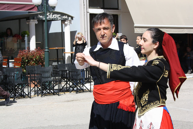 Με πολύ κόσμο η παραδοσιακή χορευτική παράσταση στην Πλατεία ΚΑΤΟΥΝΑΣ (ΦΩΤΟ: Παναγιώτης Τσούτσουρας) - Φωτογραφία 175