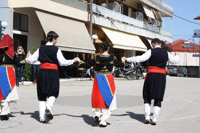 Με πολύ κόσμο η παραδοσιακή χορευτική παράσταση στην Πλατεία ΚΑΤΟΥΝΑΣ (ΦΩΤΟ: Παναγιώτης Τσούτσουρας) - Φωτογραφία 178