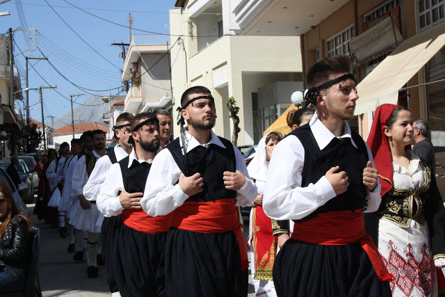 Με πολύ κόσμο η παραδοσιακή χορευτική παράσταση στην Πλατεία ΚΑΤΟΥΝΑΣ (ΦΩΤΟ: Παναγιώτης Τσούτσουρας) - Φωτογραφία 180