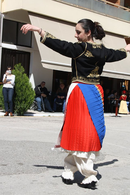 Με πολύ κόσμο η παραδοσιακή χορευτική παράσταση στην Πλατεία ΚΑΤΟΥΝΑΣ (ΦΩΤΟ: Παναγιώτης Τσούτσουρας) - Φωτογραφία 186