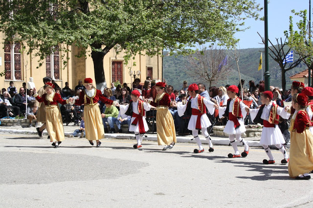 Με πολύ κόσμο η παραδοσιακή χορευτική παράσταση στην Πλατεία ΚΑΤΟΥΝΑΣ (ΦΩΤΟ: Παναγιώτης Τσούτσουρας) - Φωτογραφία 196