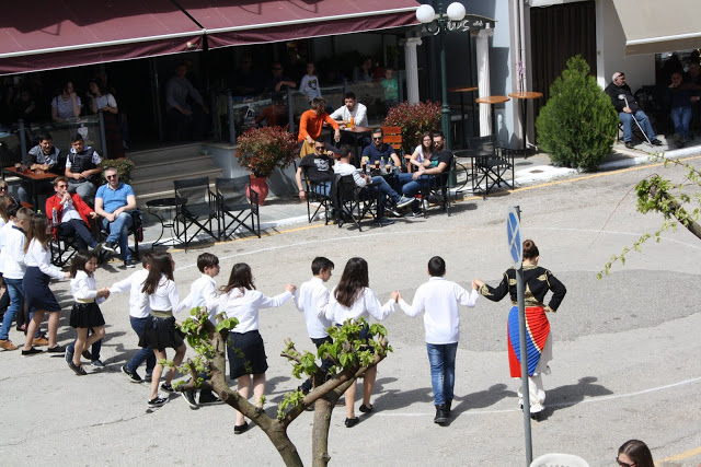 Με πολύ κόσμο η παραδοσιακή χορευτική παράσταση στην Πλατεία ΚΑΤΟΥΝΑΣ (ΦΩΤΟ: Παναγιώτης Τσούτσουρας) - Φωτογραφία 197