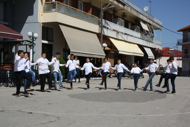 Με πολύ κόσμο η παραδοσιακή χορευτική παράσταση στην Πλατεία ΚΑΤΟΥΝΑΣ (ΦΩΤΟ: Παναγιώτης Τσούτσουρας) - Φωτογραφία 207