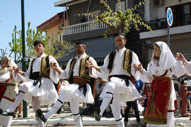 Με πολύ κόσμο η παραδοσιακή χορευτική παράσταση στην Πλατεία ΚΑΤΟΥΝΑΣ (ΦΩΤΟ: Παναγιώτης Τσούτσουρας) - Φωτογραφία 21