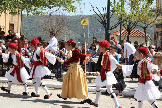 Με πολύ κόσμο η παραδοσιακή χορευτική παράσταση στην Πλατεία ΚΑΤΟΥΝΑΣ (ΦΩΤΟ: Παναγιώτης Τσούτσουρας) - Φωτογραφία 221