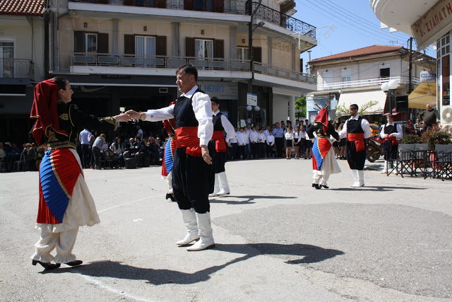 Με πολύ κόσμο η παραδοσιακή χορευτική παράσταση στην Πλατεία ΚΑΤΟΥΝΑΣ (ΦΩΤΟ: Παναγιώτης Τσούτσουρας) - Φωτογραφία 29
