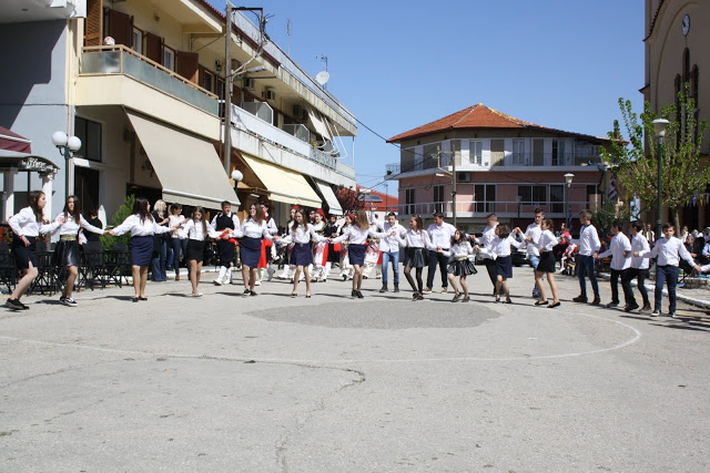 Με πολύ κόσμο η παραδοσιακή χορευτική παράσταση στην Πλατεία ΚΑΤΟΥΝΑΣ (ΦΩΤΟ: Παναγιώτης Τσούτσουρας) - Φωτογραφία 55