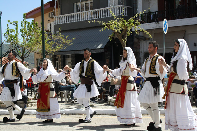 Με πολύ κόσμο η παραδοσιακή χορευτική παράσταση στην Πλατεία ΚΑΤΟΥΝΑΣ (ΦΩΤΟ: Παναγιώτης Τσούτσουρας) - Φωτογραφία 73