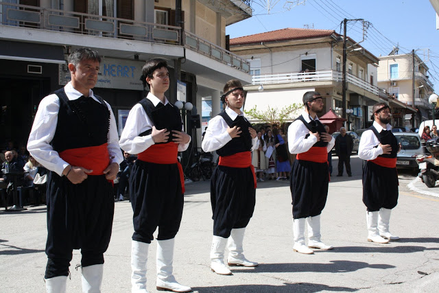 Με πολύ κόσμο η παραδοσιακή χορευτική παράσταση στην Πλατεία ΚΑΤΟΥΝΑΣ (ΦΩΤΟ: Παναγιώτης Τσούτσουρας) - Φωτογραφία 8