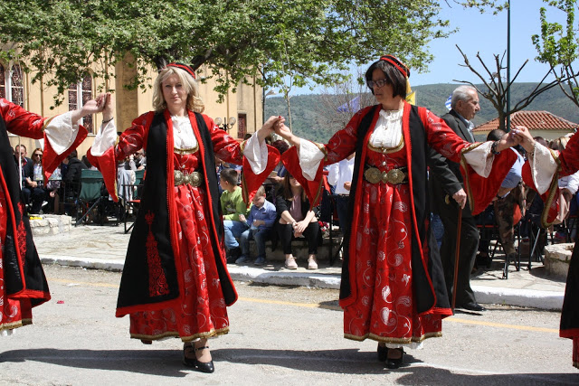 Με πολύ κόσμο η παραδοσιακή χορευτική παράσταση στην Πλατεία ΚΑΤΟΥΝΑΣ (ΦΩΤΟ: Παναγιώτης Τσούτσουρας) - Φωτογραφία 99