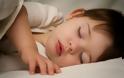 Τα παιδιά κοιμούνται καλύτερα όταν έχουν καθορισμένη ώρα για ύπνο